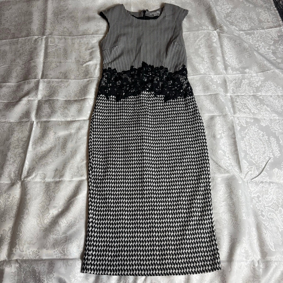 NEW YORK & COMPANY Dresses & Skirts - Women's NEW YORK & COMPANY Houndstooth Sheath Dress XS Black White